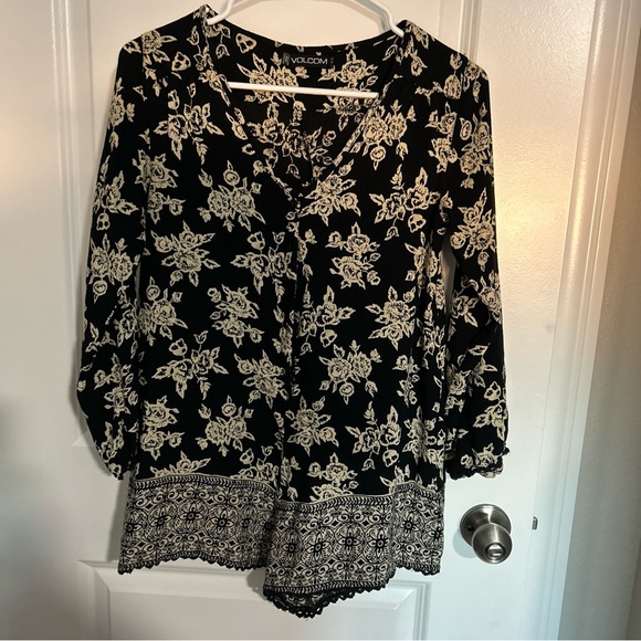 Volcom Women's on The Brink Romper, Black XS - Picture 3 of 10